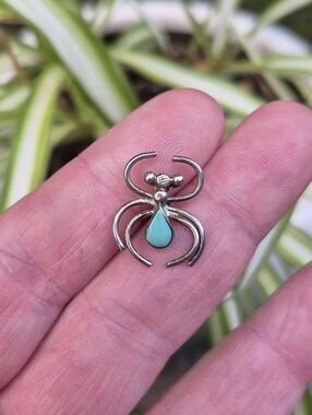 Vintage Spider Insect Bug Sterling Silver  Turquoise Lapel Pin